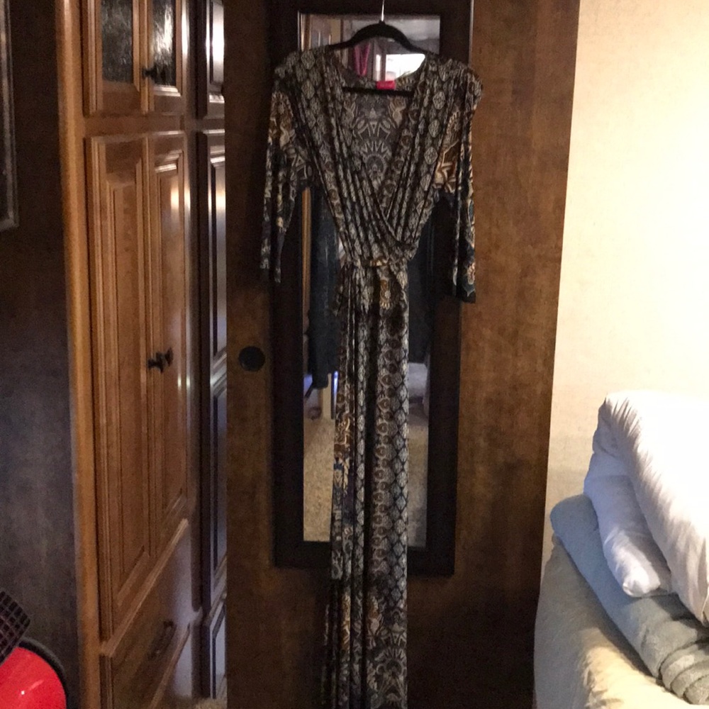 ON HOLD UNTIL Dec 15–Multicolor print dress.